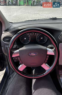 Хэтчбек Ford Focus 2007 в 