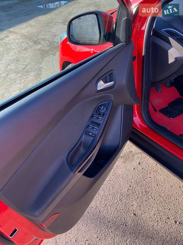 Хэтчбек Ford Focus 2013 в Киеве