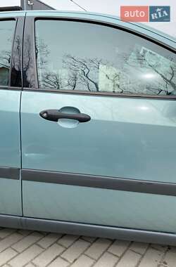 Хэтчбек Ford Focus 1998 в 