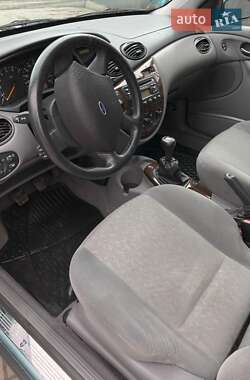 Хэтчбек Ford Focus 1998 в 