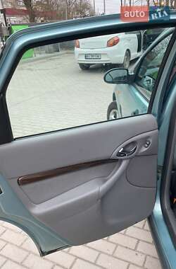 Хэтчбек Ford Focus 1998 в 