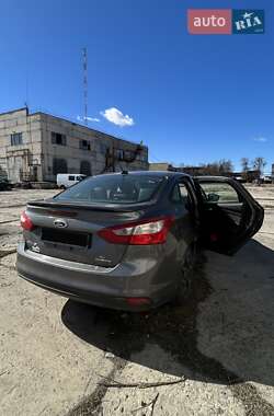 Седан Ford Focus 2014 в 