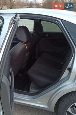 Хэтчбек Ford Focus 2011 в 