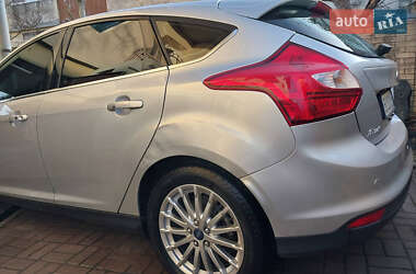 Хэтчбек Ford Focus 2013 в 