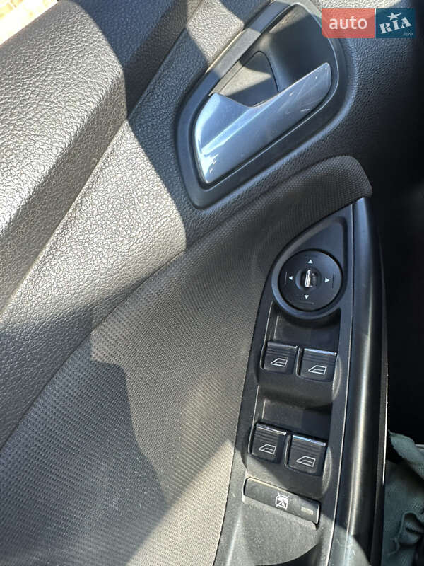 Хэтчбек Ford Focus 2013 в Сумах фото 20 Хэтчбек Ford Focus 2013 в Сумах