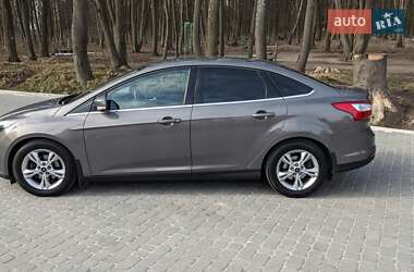 Седан Ford Focus 2013 в 