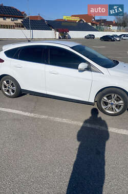 Хэтчбек Ford Focus 2013 в 