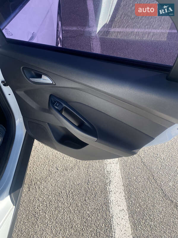 Хэтчбек Ford Focus 2013 в Ужгороде фото 17 Хэтчбек Ford Focus 2013 в Ужгороде