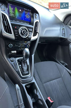 Хэтчбек Ford Focus 2015 в 