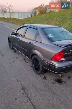 Седан Ford Focus 2002 в 
