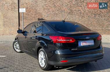 Седан Ford Focus 2015 в 