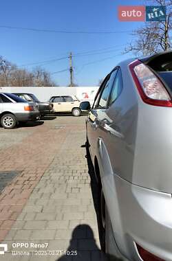Хэтчбек Ford Focus 2011 в 