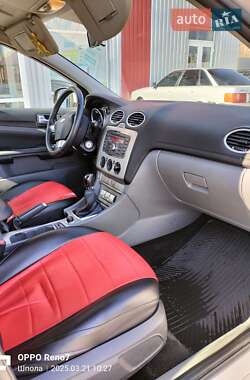 Хэтчбек Ford Focus 2011 в 
