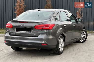 Седан Ford Focus 2015 в 
