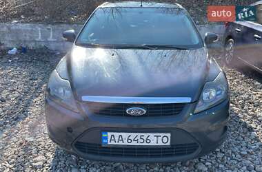 Хэтчбек Ford Focus 2010 в 
