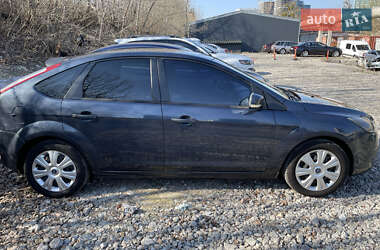 Хэтчбек Ford Focus 2010 в 