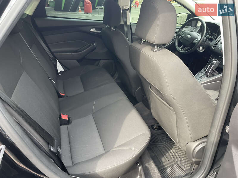 Седан Ford Focus 2015 в Луцке