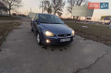 Хэтчбек Ford Focus 2005 в 