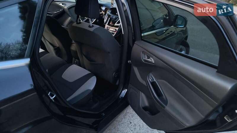 Хэтчбек Ford Focus 2013 в Ивано-Франковске