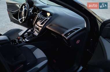 Хэтчбек Ford Focus 2013 в 