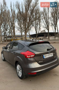 Хетчбек Ford Focus 2016 в 