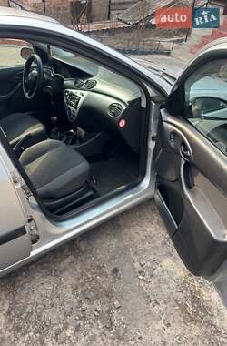 Седан Ford Focus 2003 в 