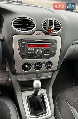 Универсал Ford Focus 2010 в 