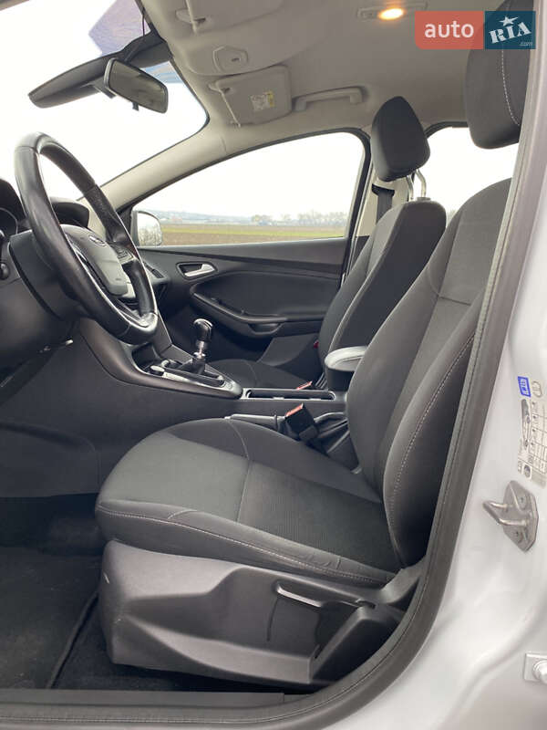 Хэтчбек Ford Focus 2016 в Черновцах