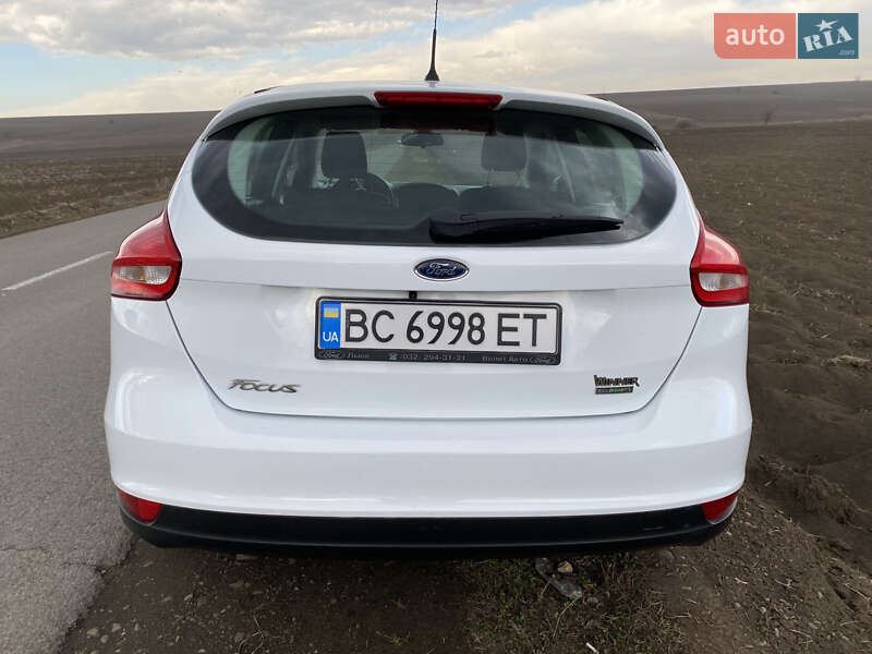 Хэтчбек Ford Focus 2016 в Черновцах
