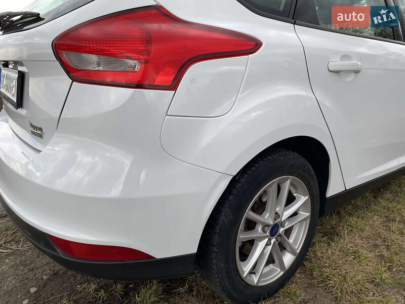 Хэтчбек Ford Focus 2016 в Черновцах
