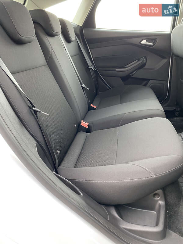 Хэтчбек Ford Focus 2016 в Черновцах