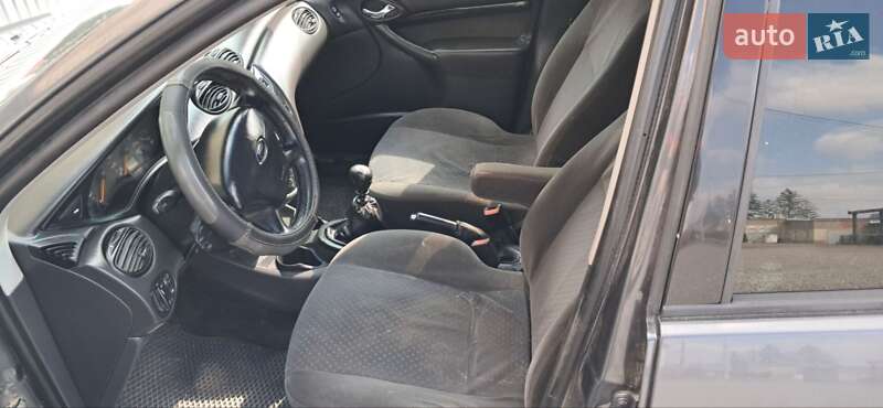 Универсал Ford Focus 2003 в Черновцах