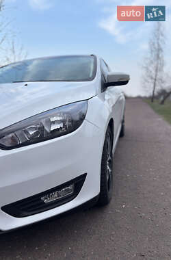 Седан Ford Focus 2017 в 