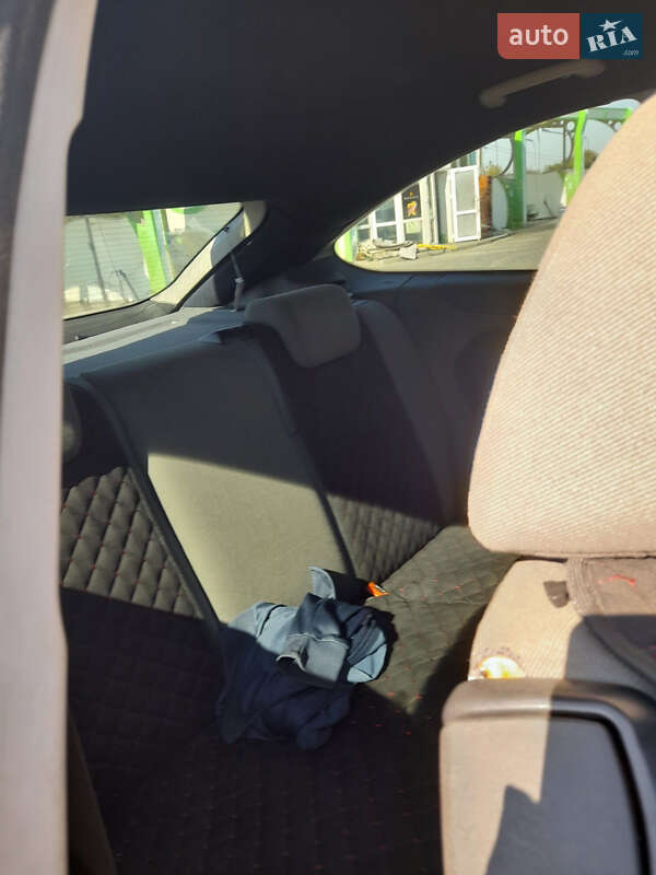 Хетчбек Ford Focus 2007 в Золочеві