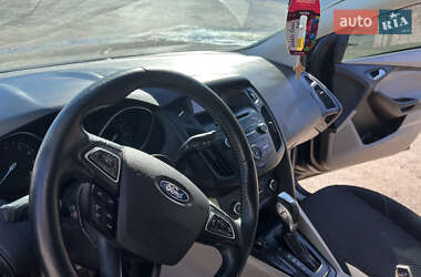 Седан Ford Focus 2015 в 