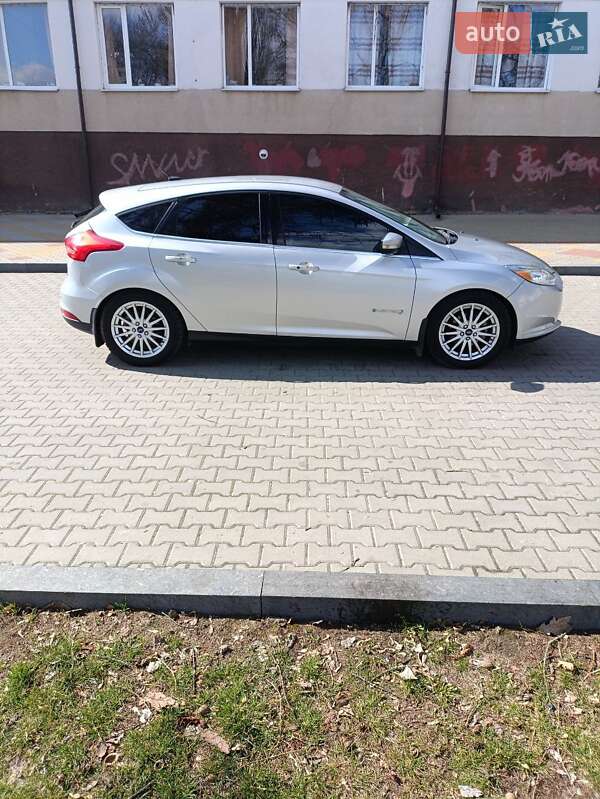 Хэтчбек Ford Focus 2015 в Звягеле