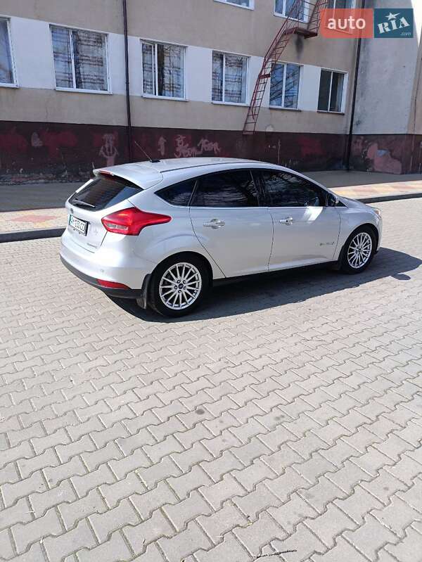 Хэтчбек Ford Focus 2015 в Звягеле