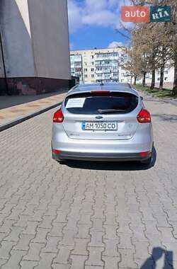 Хэтчбек Ford Focus 2015 в 