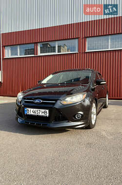 Хэтчбек Ford Focus 2013 в 