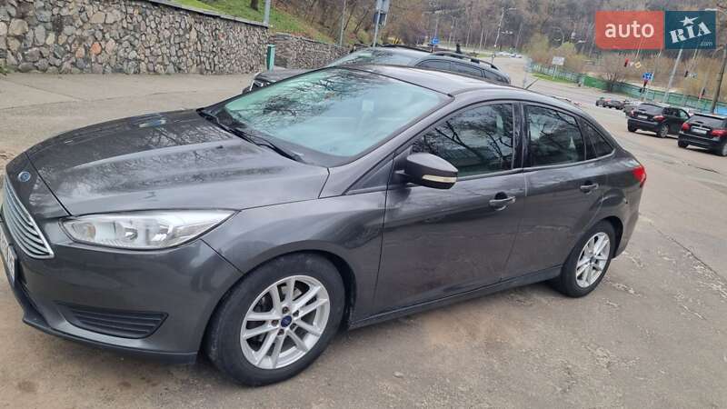 Седан Ford Focus 2015 в Киеве фото 2 Седан Ford Focus 2015 в Киеве