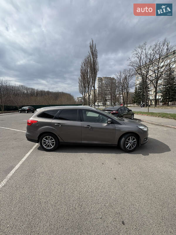 Универсал Ford Focus 2015 в Киеве фото 2 Универсал Ford Focus 2015 в Киеве