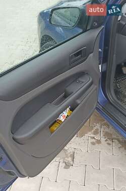 Хэтчбек Ford Focus 2006 в 