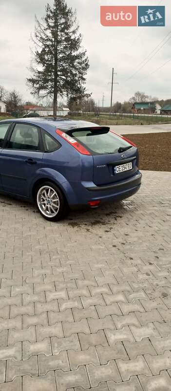 Хэтчбек Ford Focus 2006 в Вижнице