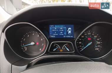 Хэтчбек Ford Focus 2013 в 