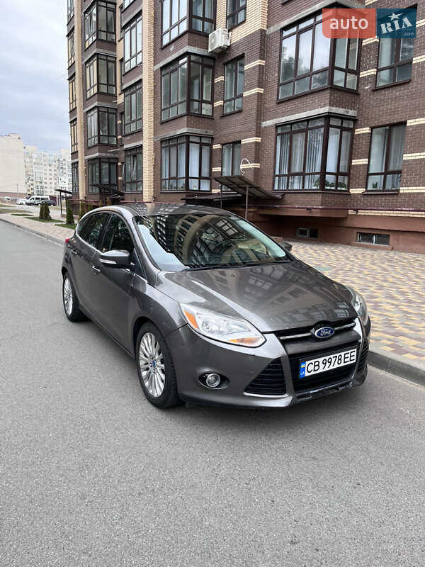 Хэтчбек Ford Focus 2011 в 