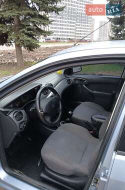 Седан Ford Focus 2004 в 
