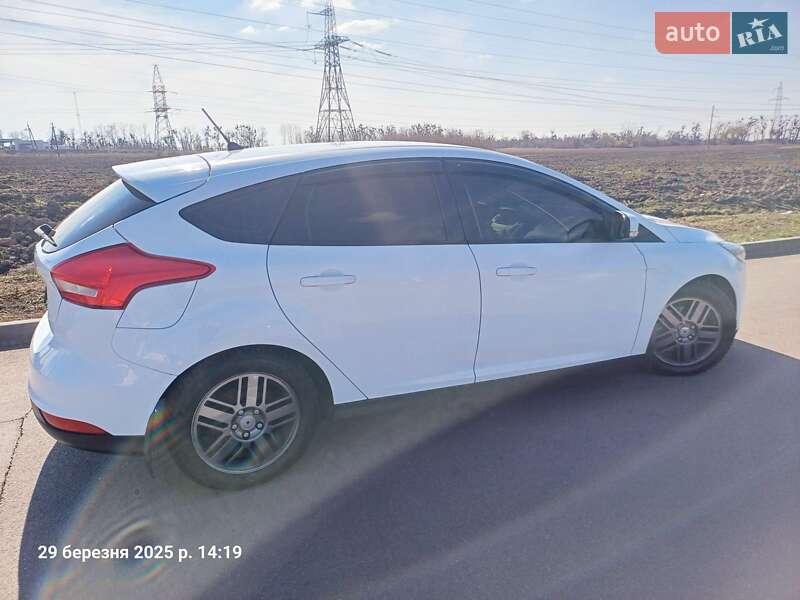 Хэтчбек Ford Focus 2018 в 
