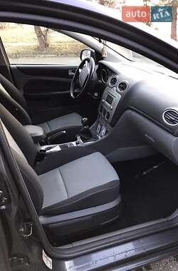 Универсал Ford Focus 2010 в 