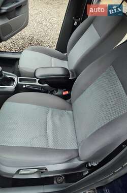 Хэтчбек Ford Focus 2006 в 