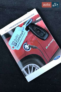 Хетчбек Ford Focus 2013 в 